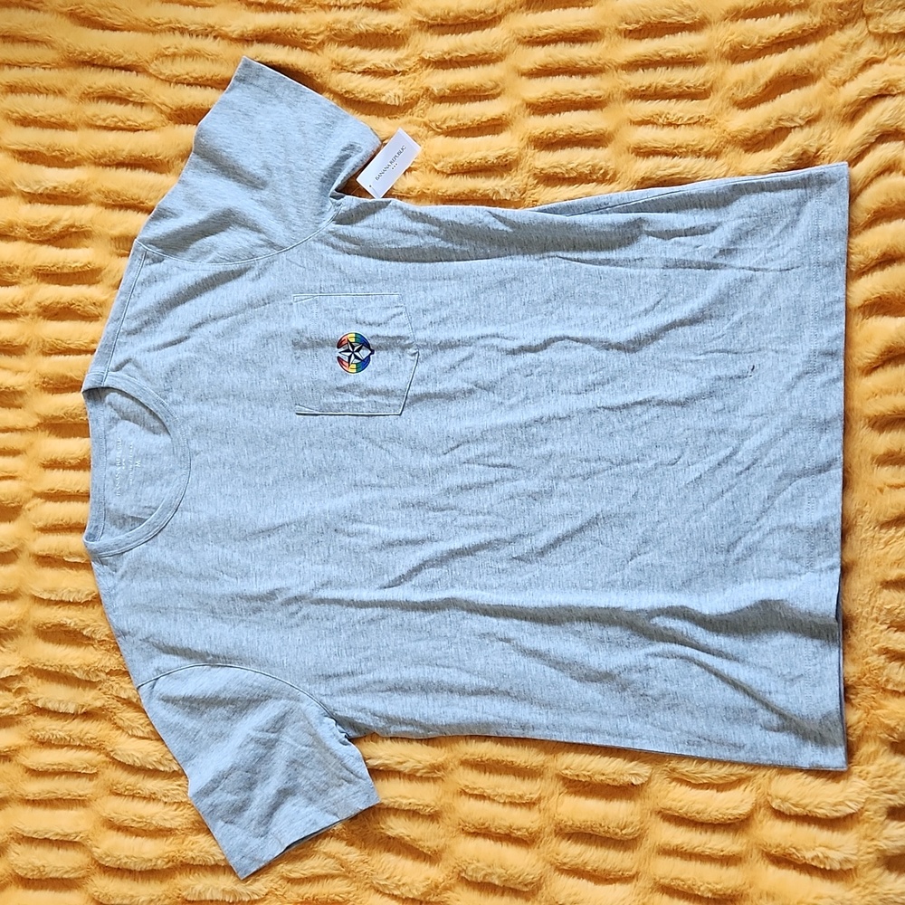 🆕 Banana Republic Pocket T-Shirt - Medium